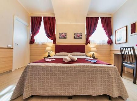 Hotel Manzoni Rome Bagian luar foto